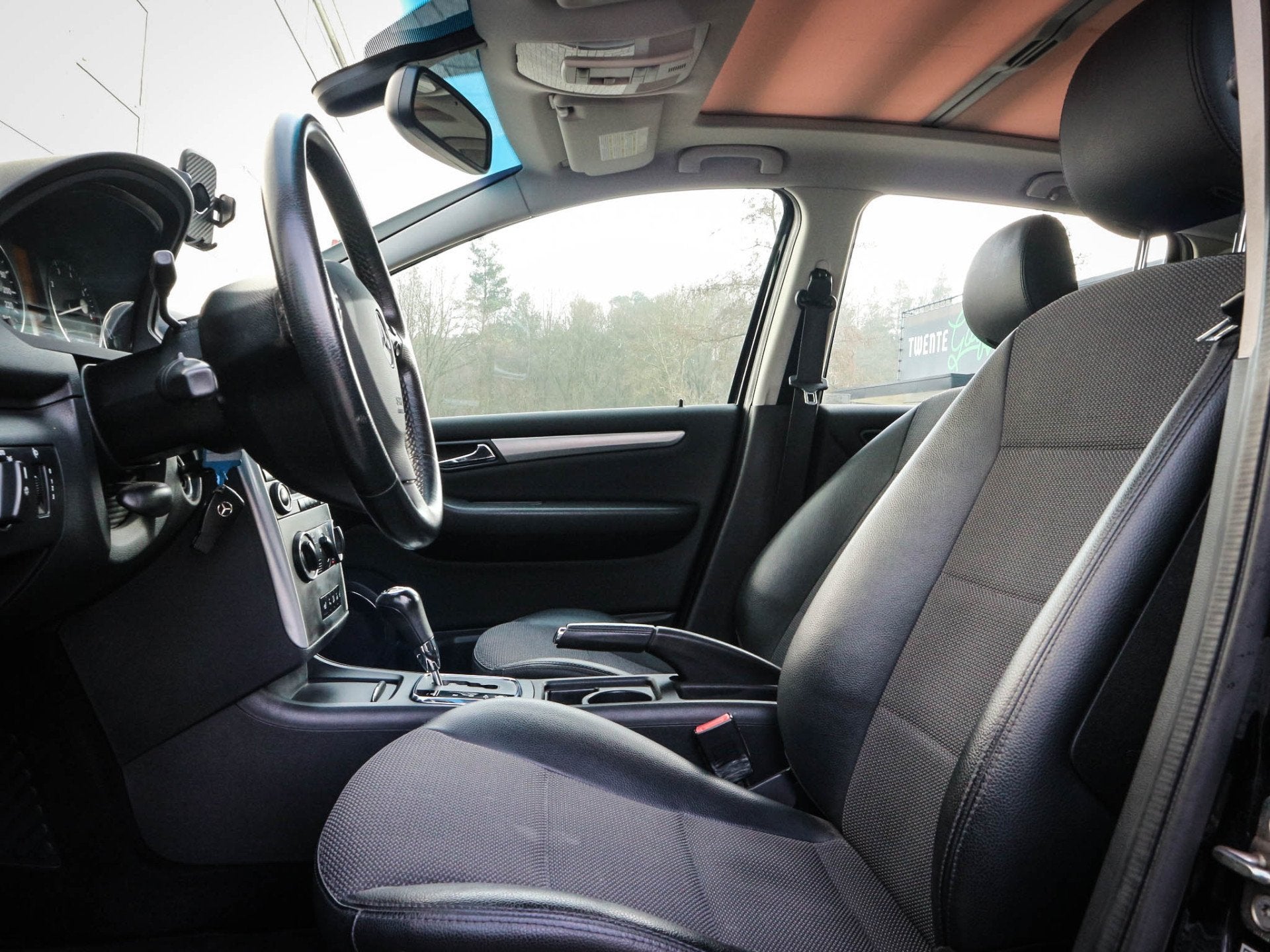 Mercedes-Benz A-Klasse 200 Classic | Airco | Cruise | Stoelv, 136 pk, Gebruikt, 4 cilinders, Zwart