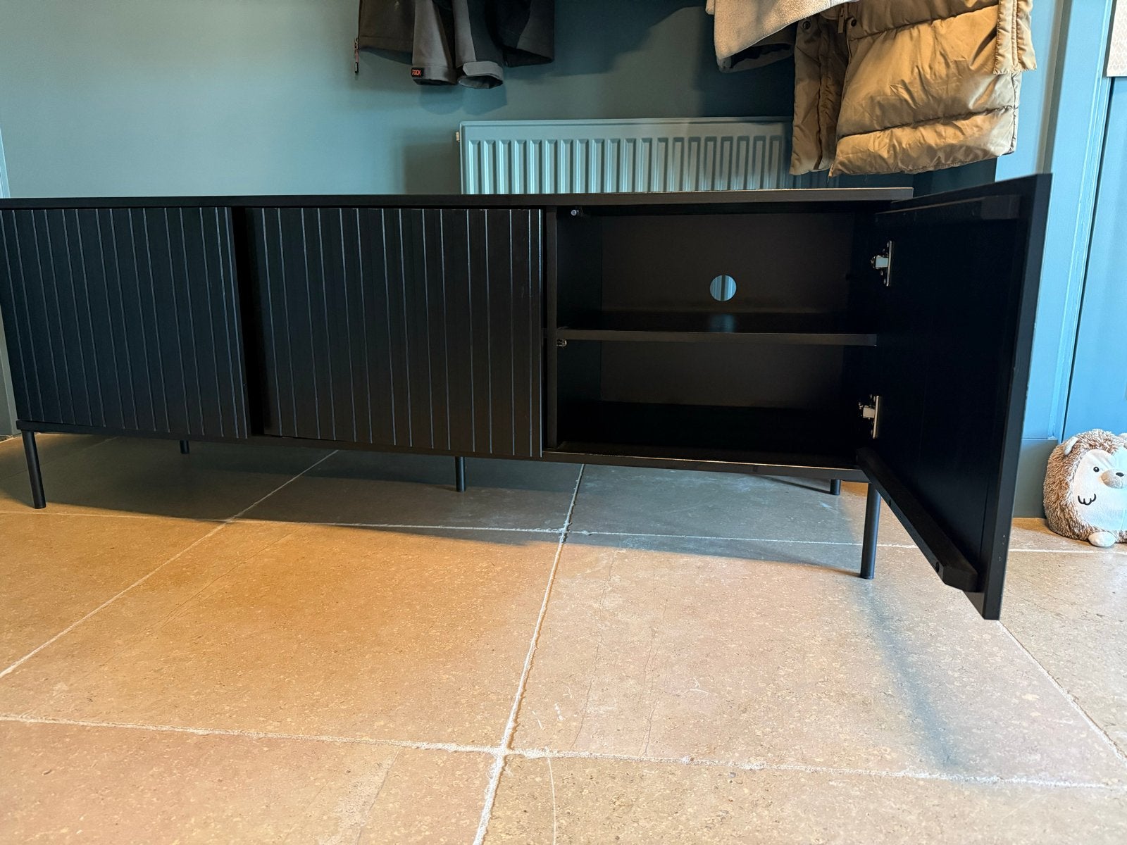 Woood New Gravure Tv-meubel 150 cm breed, 44 cm diep, 56 cm, Ophalen, 100 tot 150 cm, Zo goed als nieuw, Minder dan 100 cm