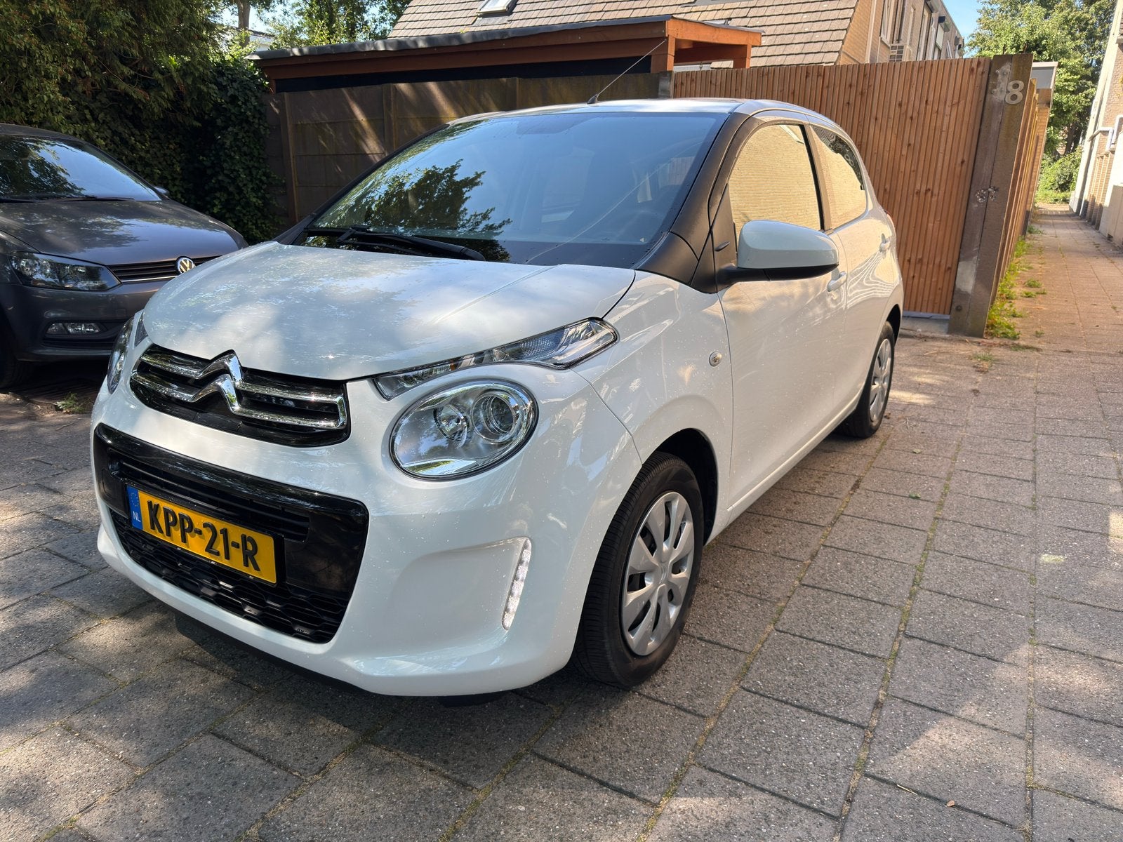 Citroën C1 1.0 VTi 5-drs 2018 Wit | Airco, Cruise, Bluetooth, Voorwielaandrijving, Zwart, 4 stoelen, C1