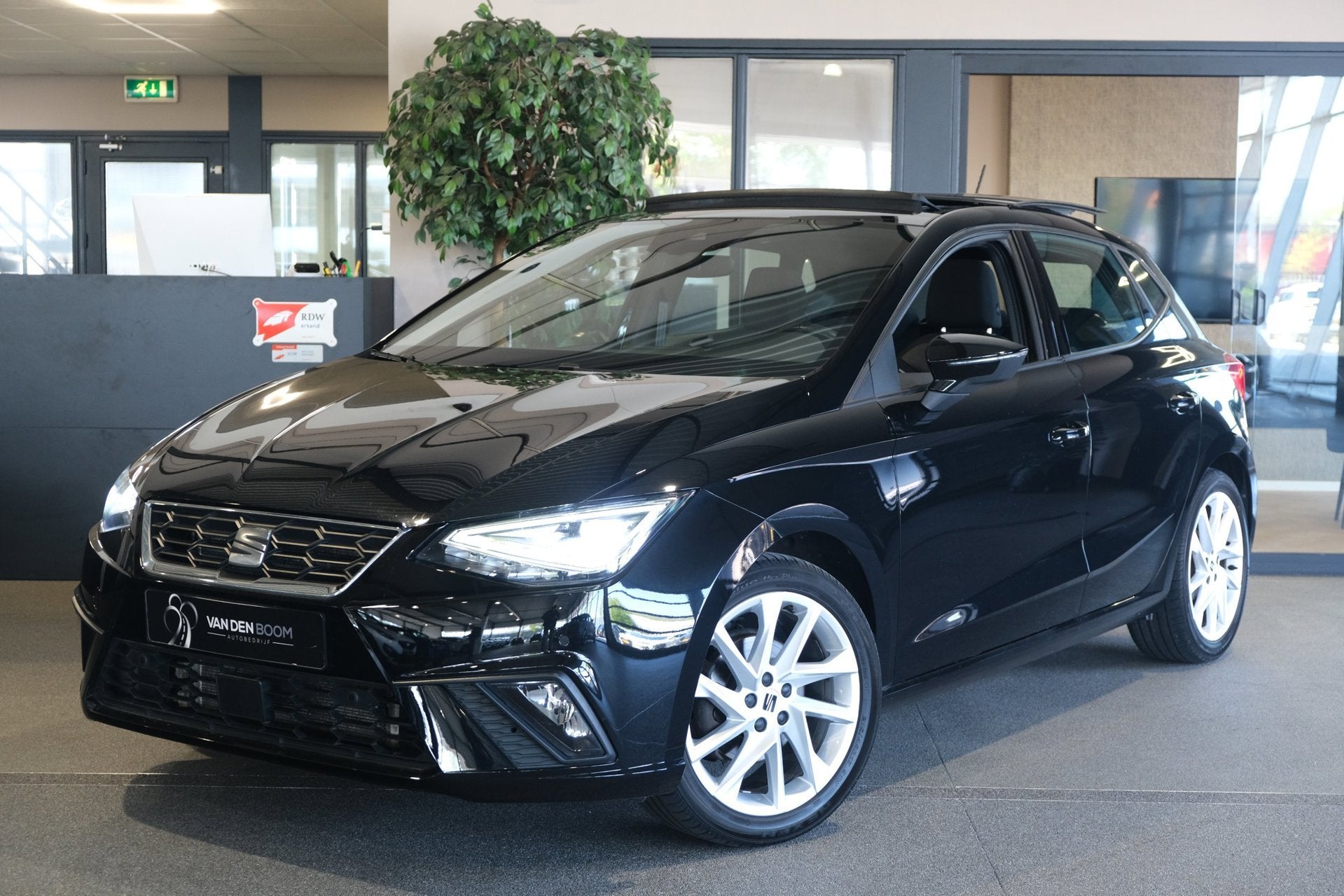 Seat Ibiza 1.0 EcoTSI FR DSG Facelift Pano Led Navi Cam Crui, Auto's, Seat, Dealer onderhouden, Stof, Gebruikt, Zwart