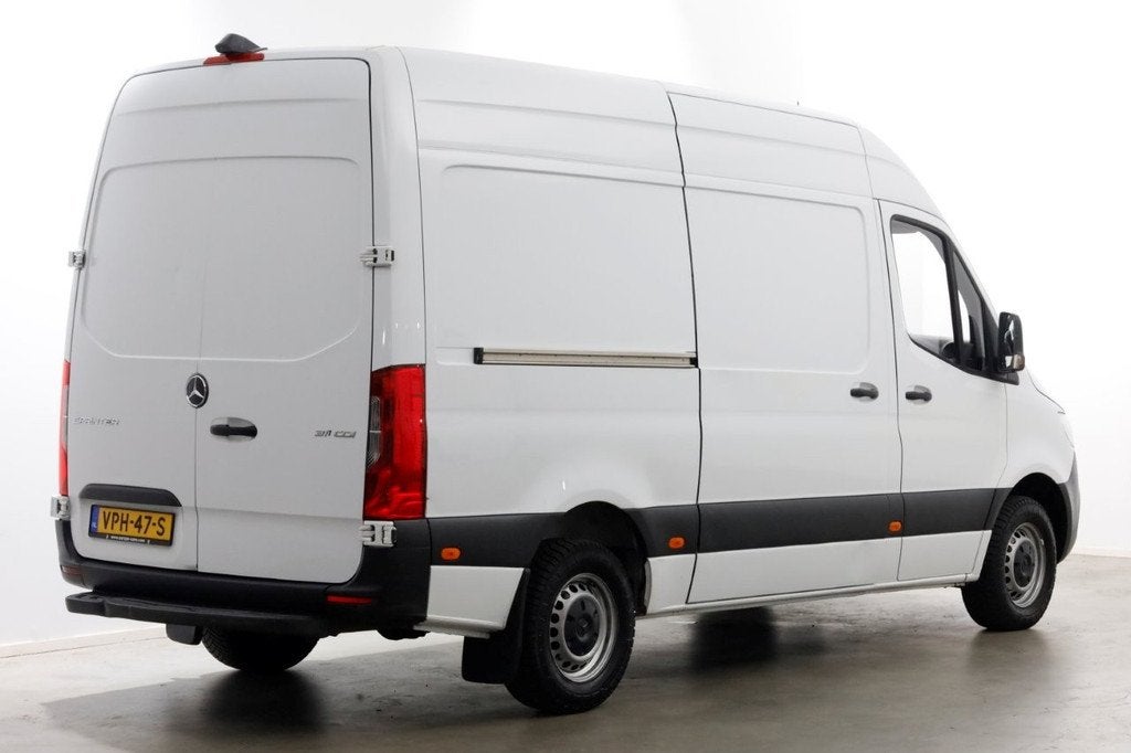 Mercedes-Benz Sprinter 311 CDI 115pk RWD 7G Automaat L2H2 Ai, Auto's, Achterwielaandrijving, Gebruikt, Euro 6, 2000 kg