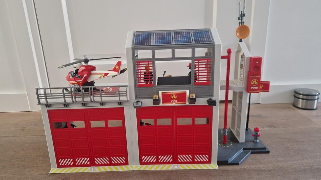 Playmobil Brandweerkazerne met Helikopter nr. 9462, Kinderen en Baby's, Speelgoed | Playmobil, Ophalen, Zo goed als nieuw, Complete set