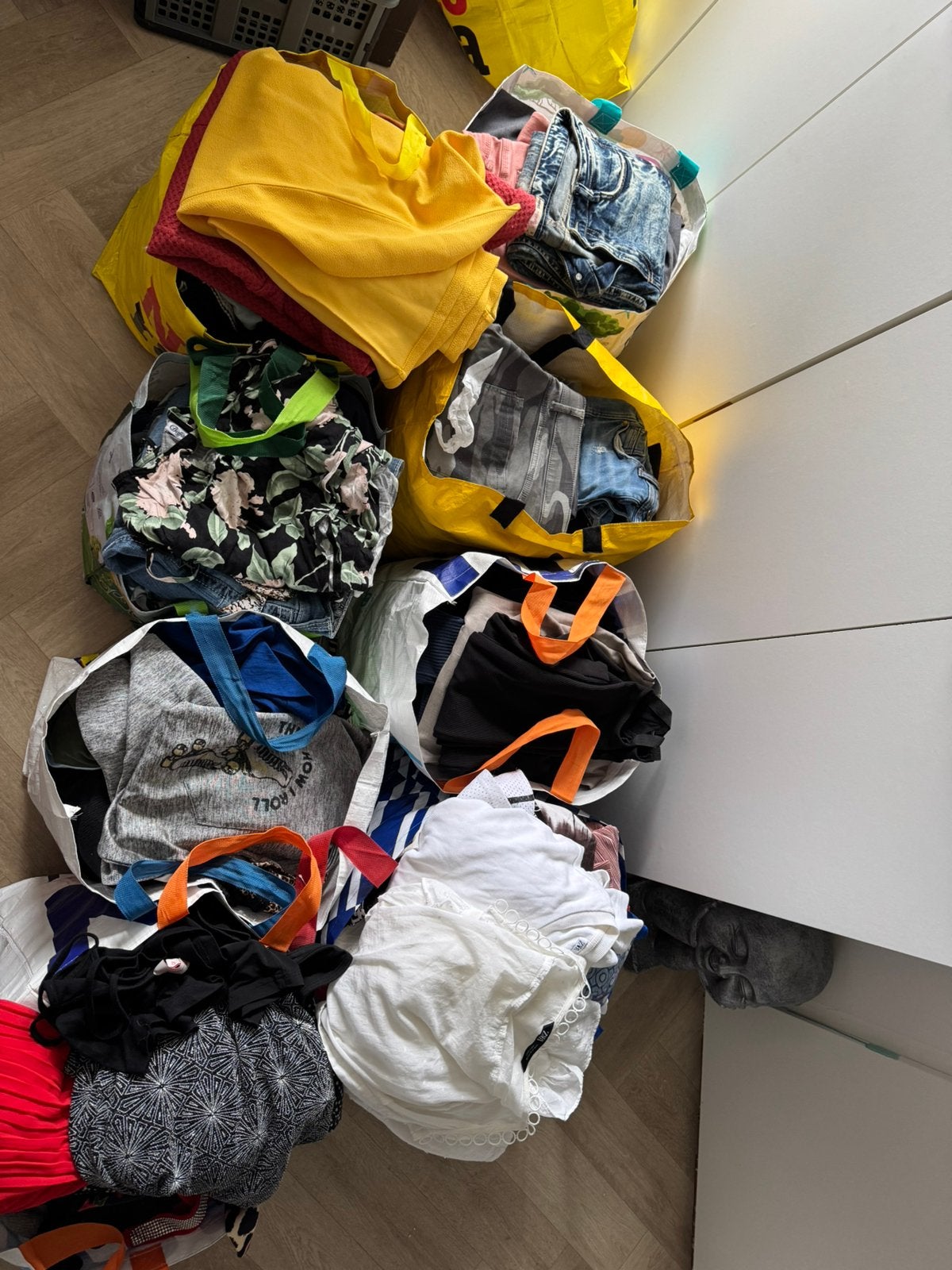 Grote partij kleding, Ophalen, Zo goed als nieuw
