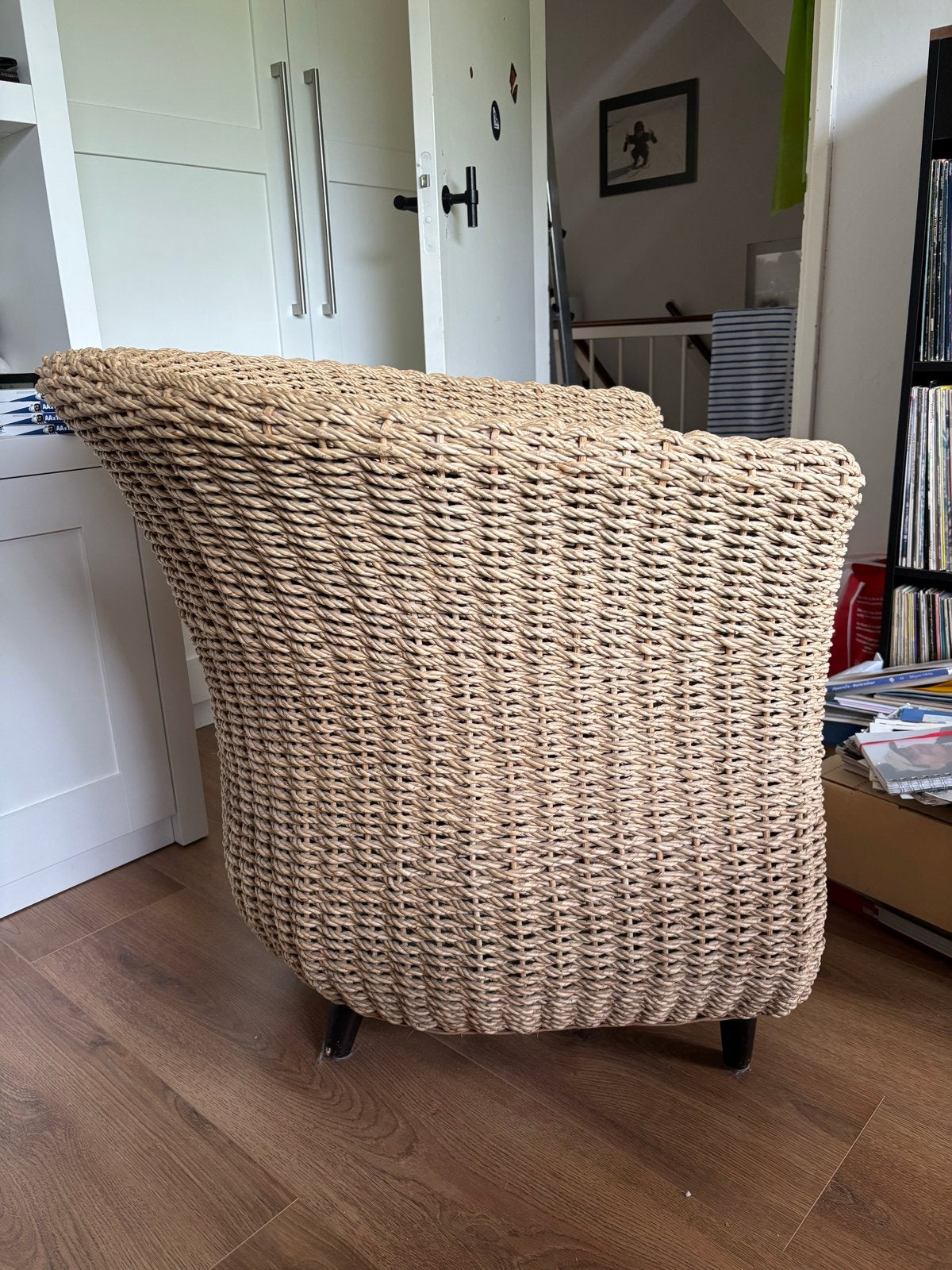 Comfortabele rieten stoel - Zit heerlijk!, Huis en Inrichting, Stoelen, Ophalen, Gebruikt, Wit, Riet of Rotan