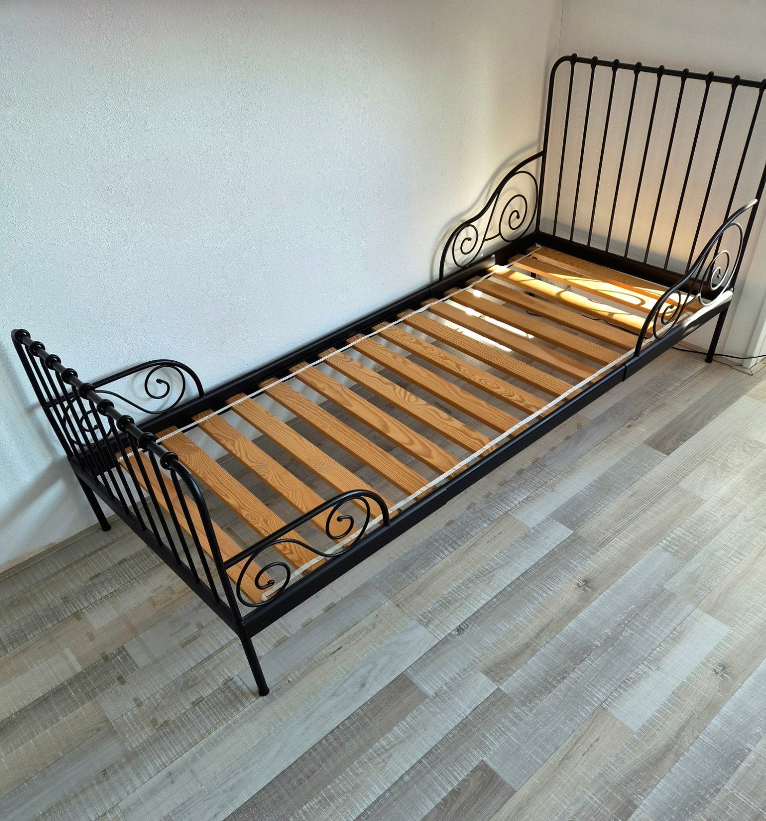 MINNEN meegroeibed IKEA (80x200cm), Huis en Inrichting, Ophalen, Verstelbaar, Eenpersoons, Zwart