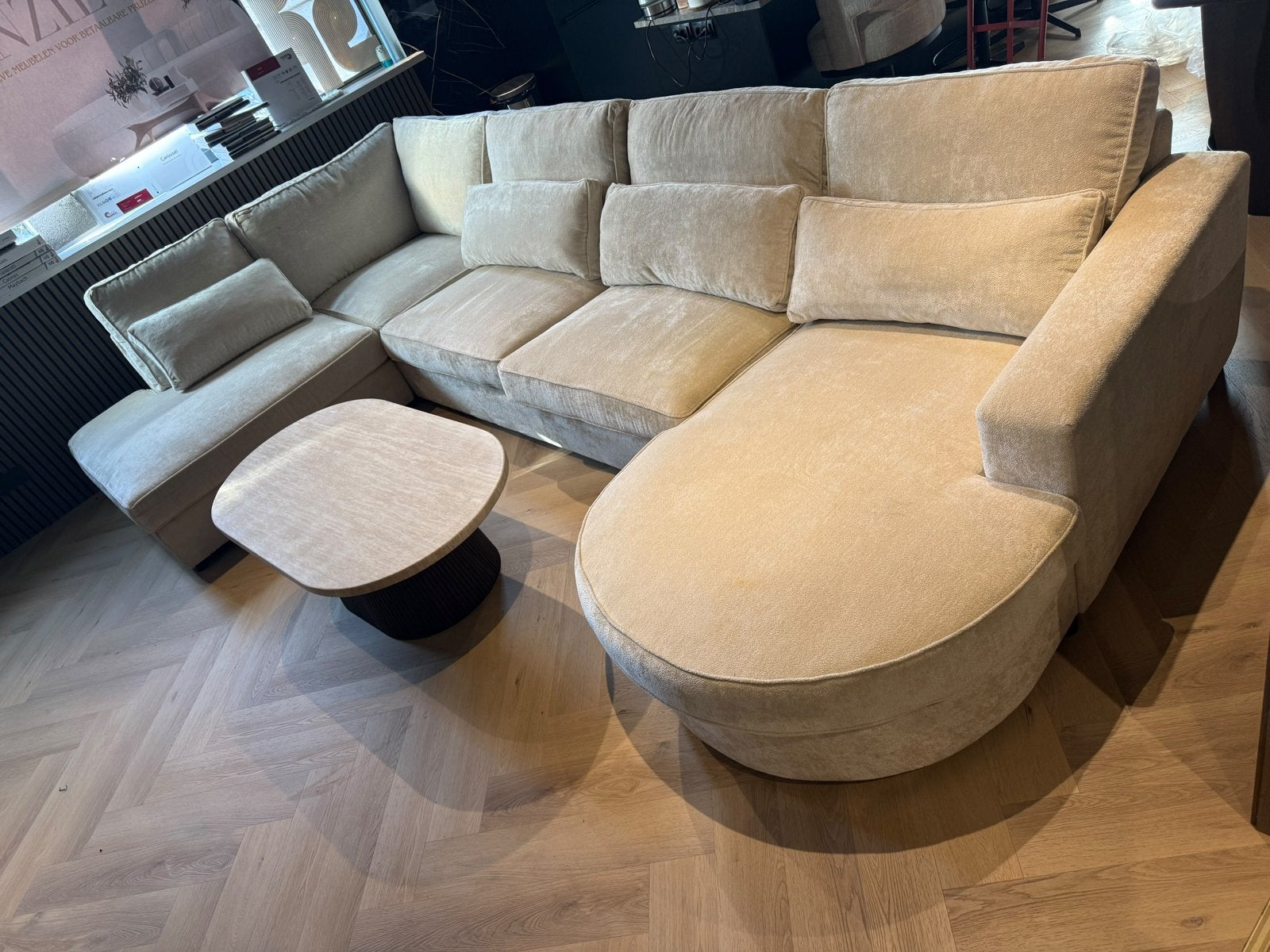 Bank met ronde lounge beige 400cm - SHOWMODEL, Ophalen, Hoekbank, 300 cm of meer, Zo goed als nieuw