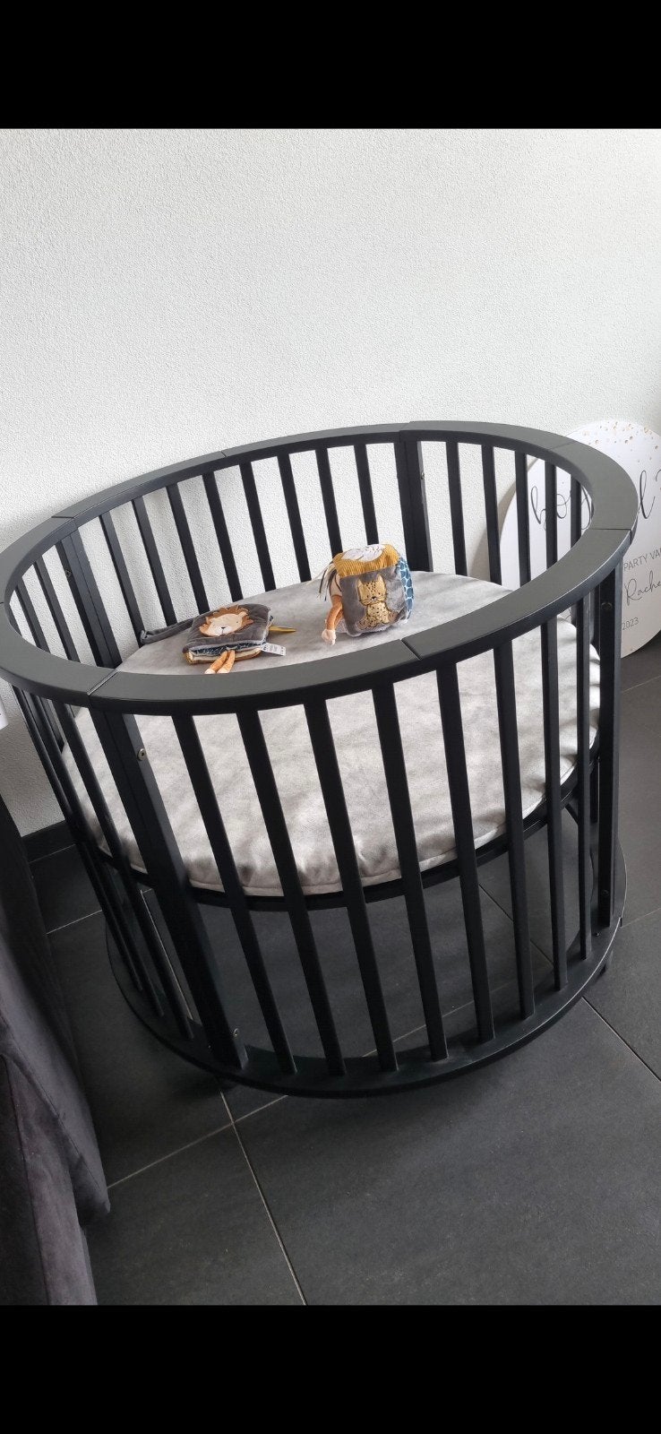 ronde zwarte baby box, Kinderen en Baby's, Boxen, Ophalen, Gebruikt, Rond, Wieltjes