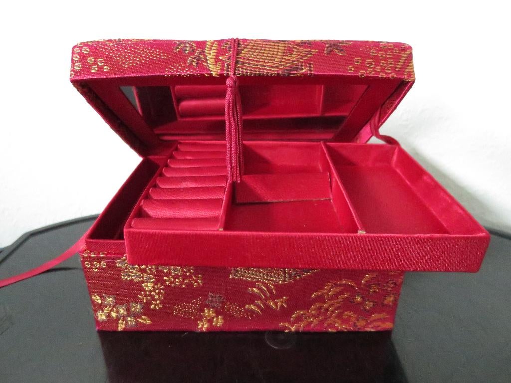 mooie sieraden doos kist bekleedt 18/14/7,5 cm 2 lagen, Ophalen of Verzenden