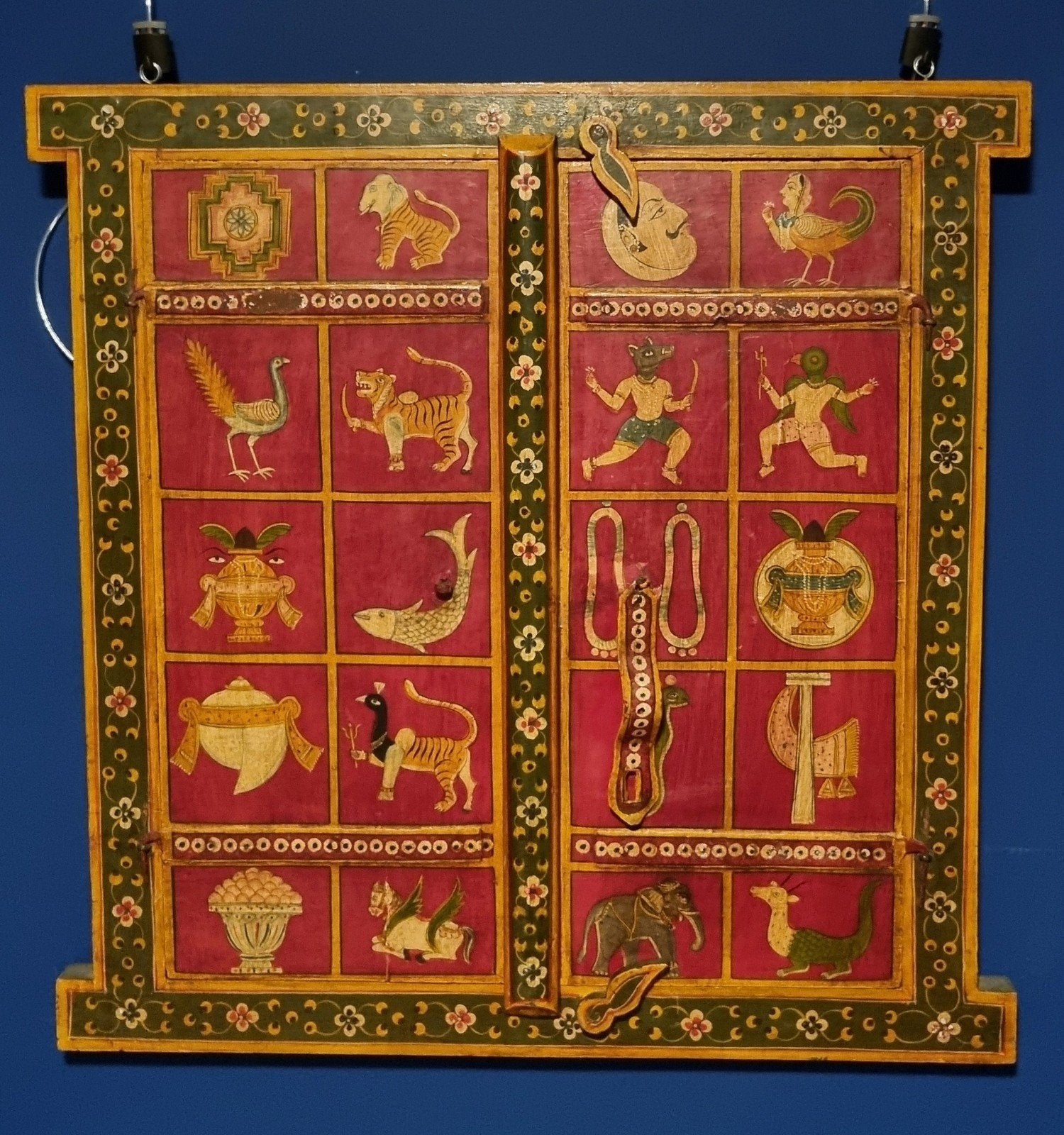 Handbeschilderd hindu raamluik met mythische mens-dieren, Ophalen of Verzenden