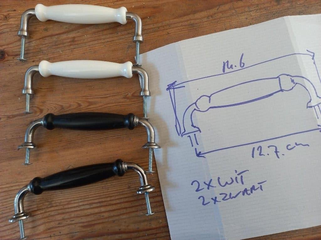 handgrepen,hangrepen lade wit/zwart (ikea) kastdeur etc 2 x2, Ophalen of Verzenden, Zo goed als nieuw, Rvs, Overige typen