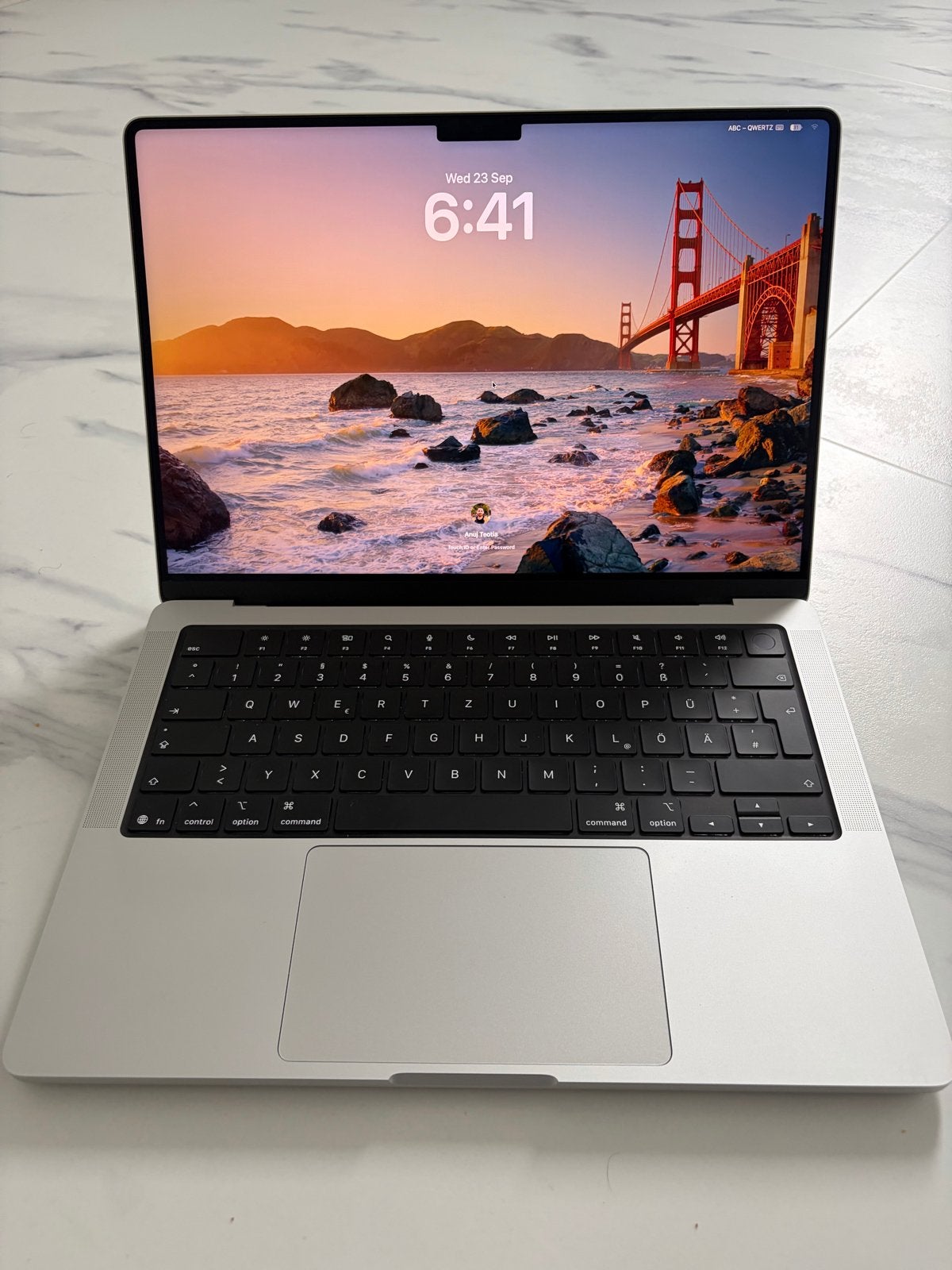MacBook Pro 14-inch M5 Pro - 24GB RAM, 1TB SSD