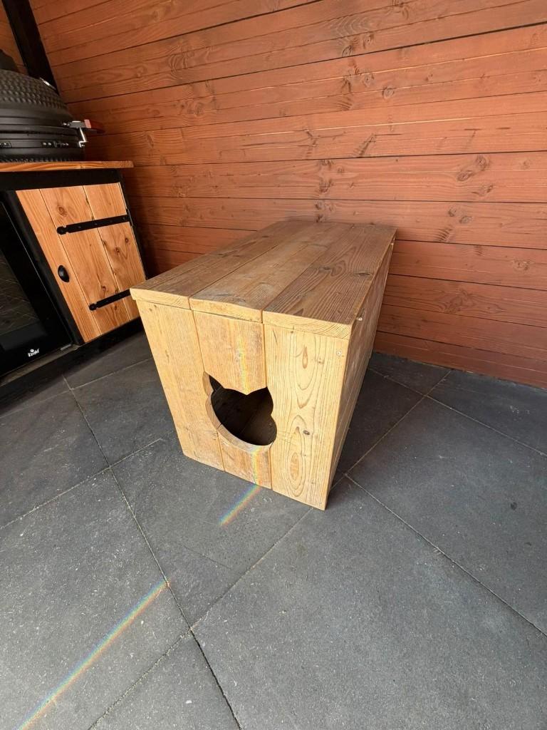 Kattenbak ombouw stijgerhout, Ophalen, Zo goed als nieuw, Open