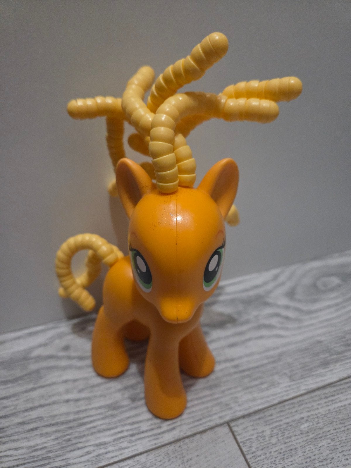Gele My Little Pony figuur met krullend haar, Ophalen of Verzenden, Gebruikt