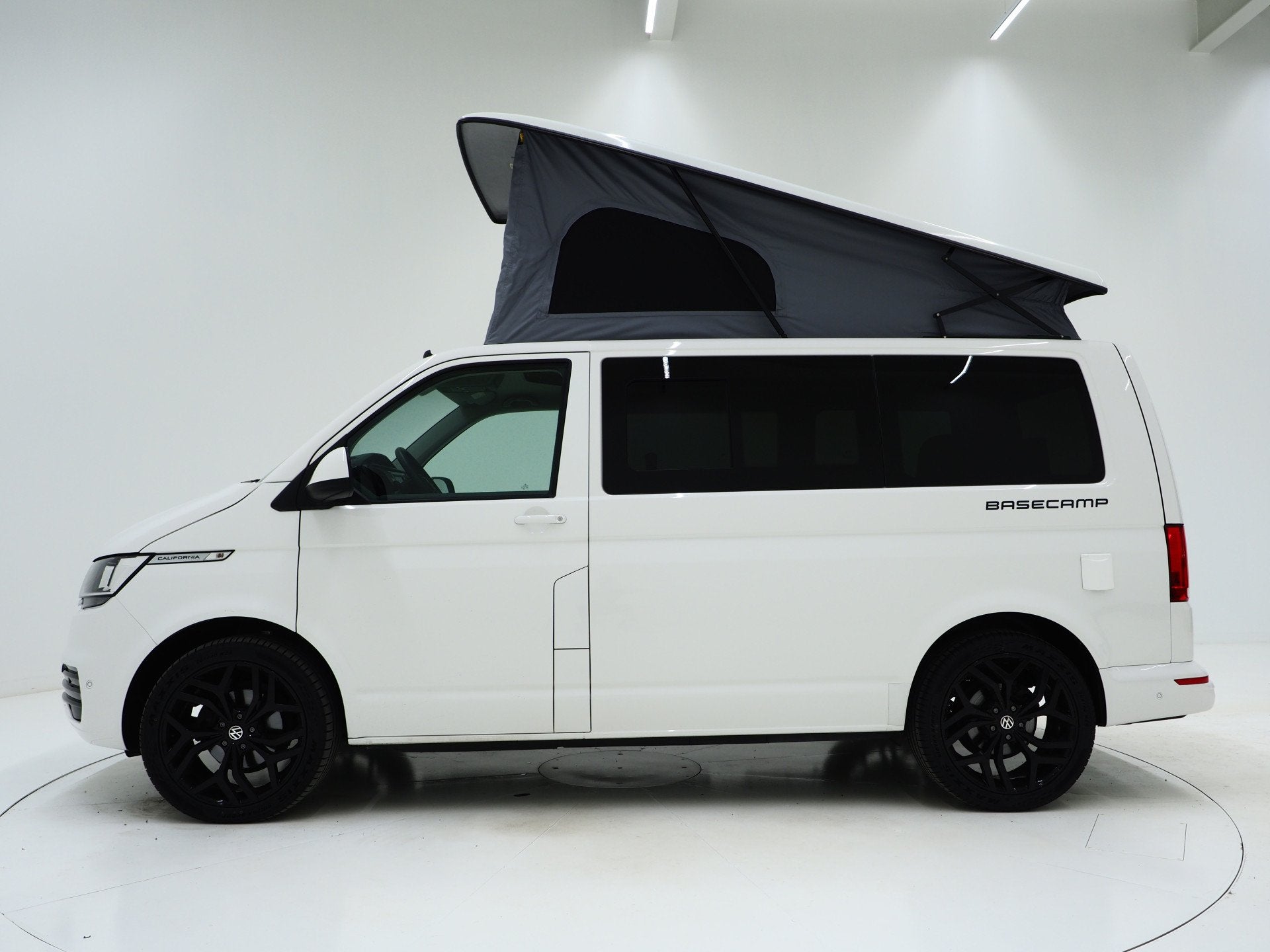 Volkswagen California 2.0 TDI T6.1 Basecamp | Slaaphefdak |, ABS, Volkswagen, Elektrische ramen, Airconditioning