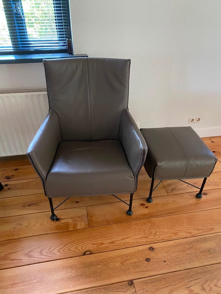 Montis Charly fauteuil + Hocker – nieuw leer/schuim, Ophalen, Minder dan 75 cm, Zo goed als nieuw, Leer
