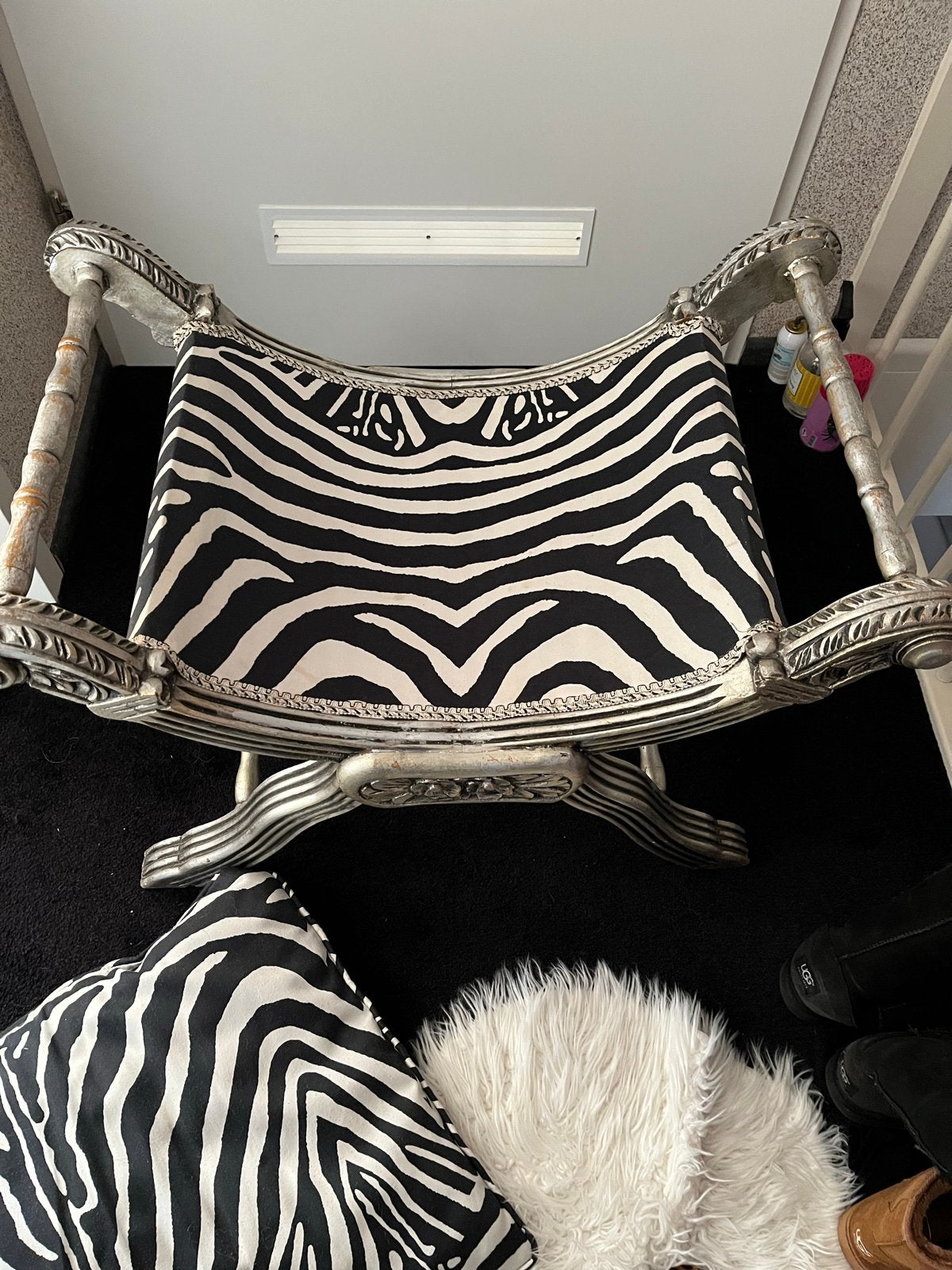 Zebraprint kruk/bankje met zilverkleurig hout, Huis en Inrichting, Ophalen, Gebruikt, Zwart, Eén