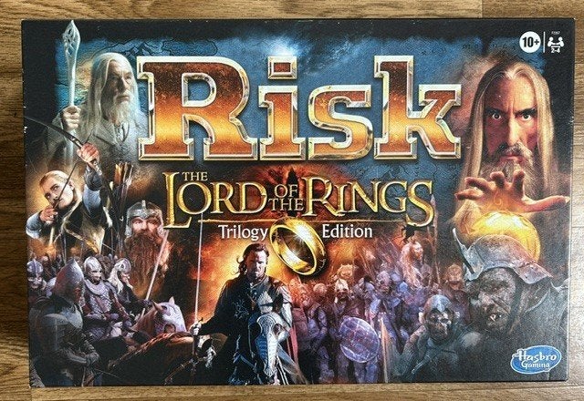 THE LORD OF THE RINGS RISK TRILOGY EDITION - ENGELS, Ophalen of Verzenden, Zo goed als nieuw, Drie of vier spelers, Hasbro