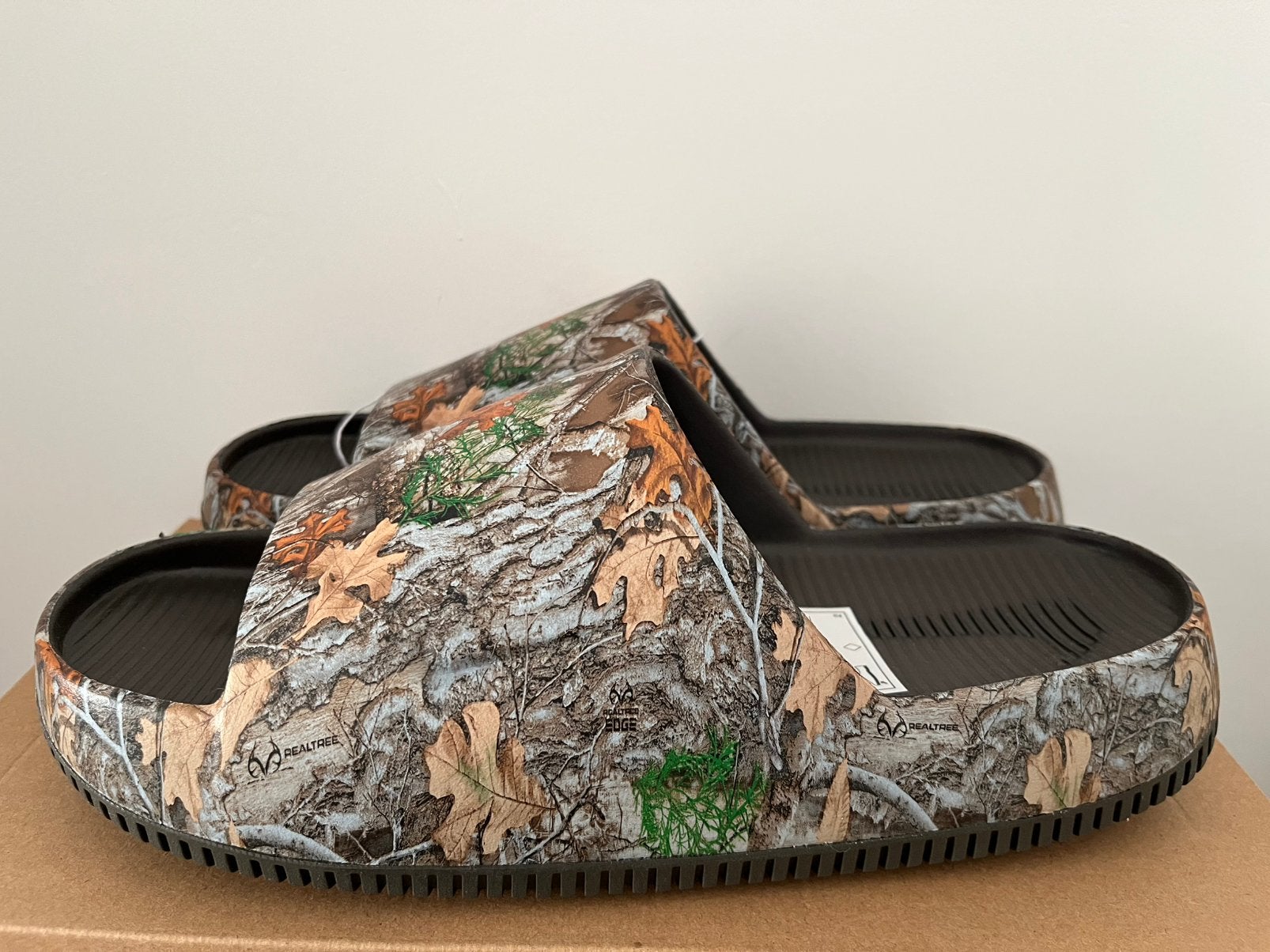 Nike calm slide real tree, Kleding | Heren, Ophalen of Verzenden, Nieuw