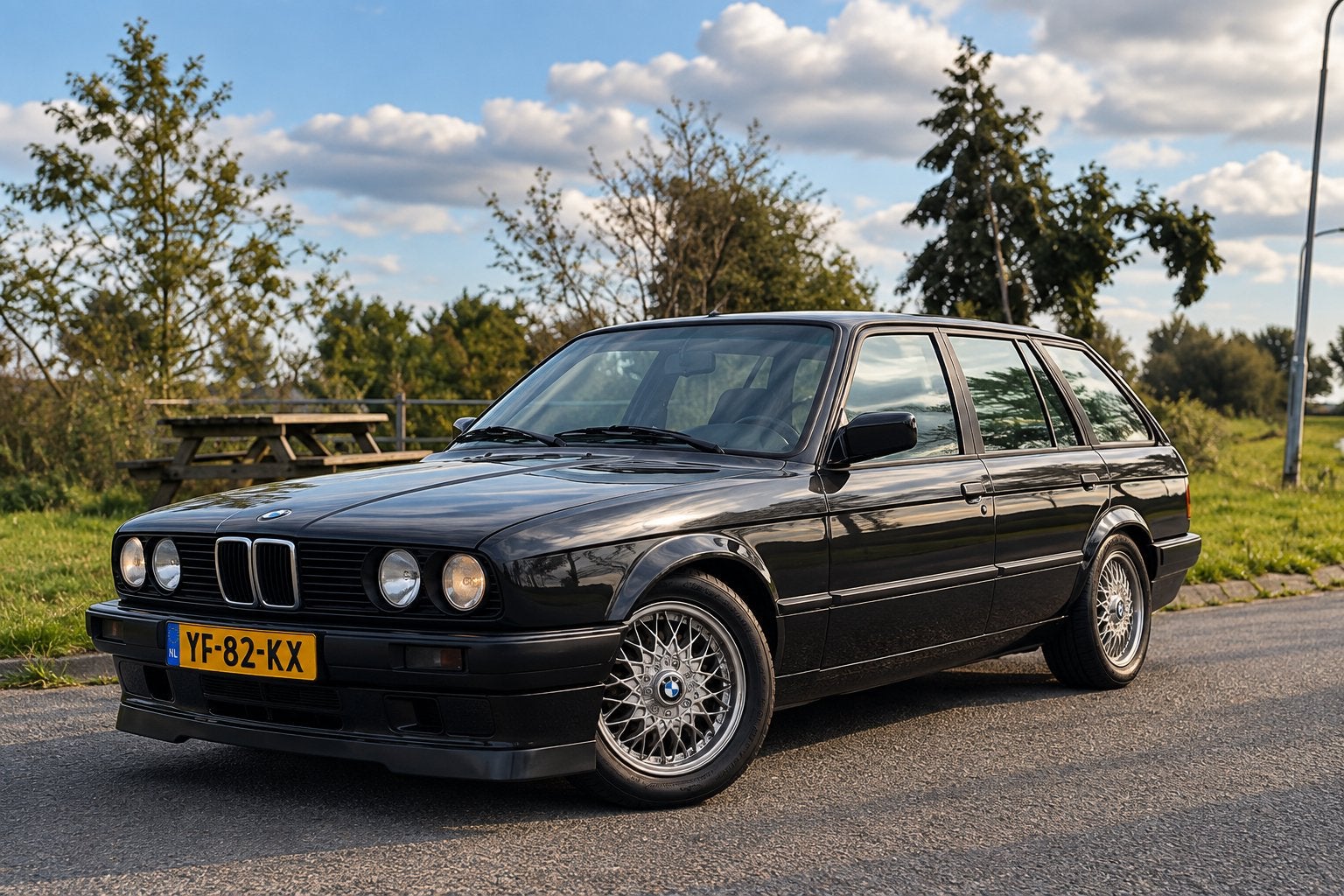 BMW E30 340i V8 Touring | 6 Bak | 300+ pk | sper diff |, Achterwielaandrijving, 4000 cc, Alcantara, Zwart
