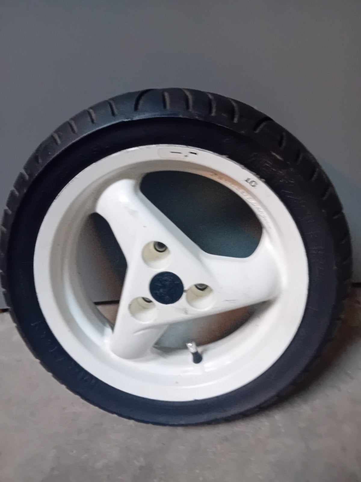 Peugeot WRC Velg met Metzeler Band 120/70-12, Ophalen of Verzenden, Zo goed als nieuw, Overige typen, Peugeot