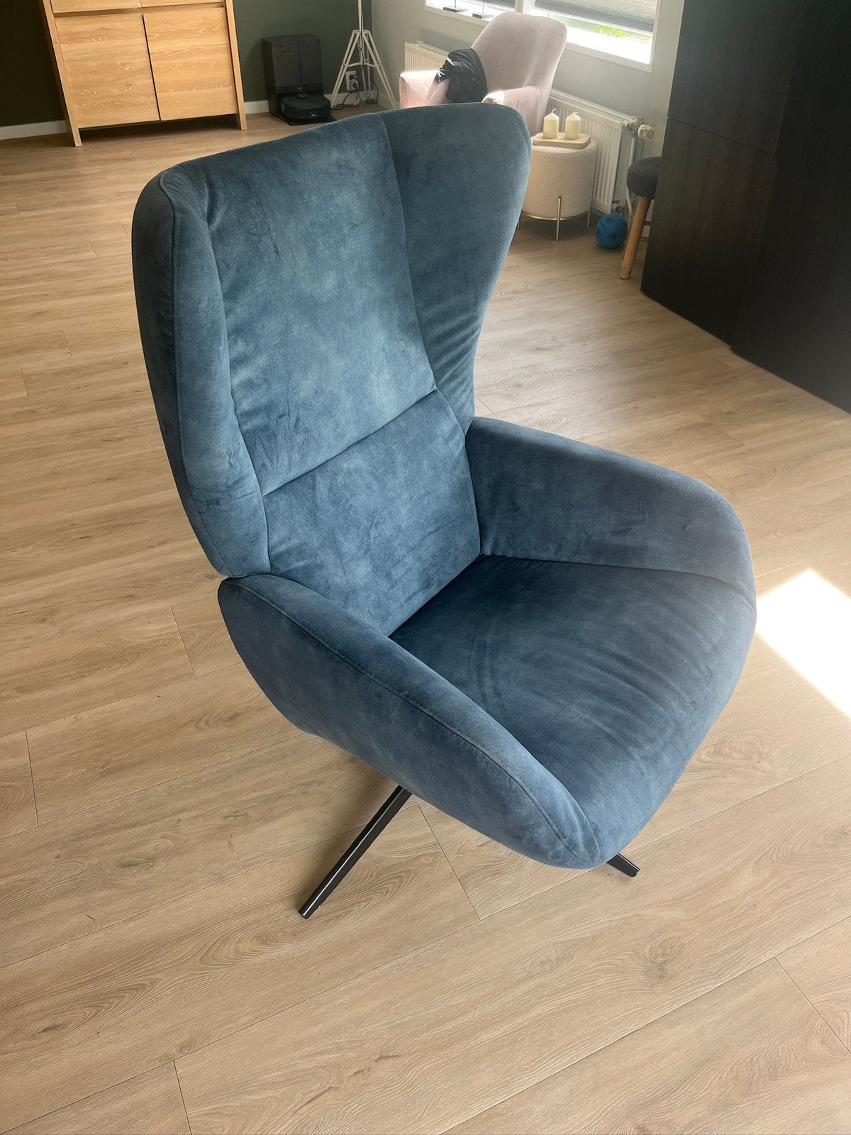 Velours relax fauteuil met voetenbankje in zeer goed staat., Ophalen, Zo goed als nieuw, 75 tot 100 cm, 50 tot 75 cm