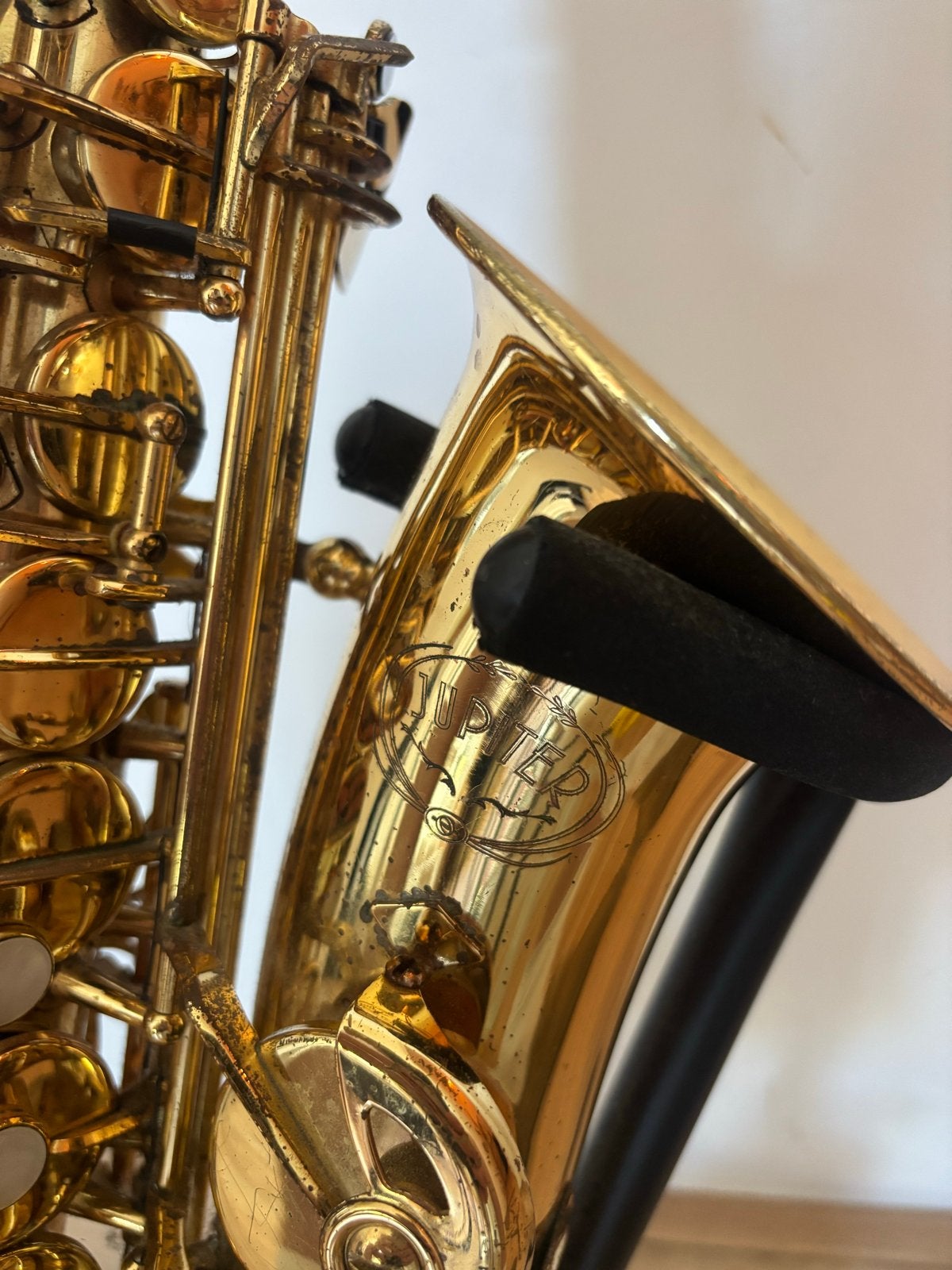 Jupiter altsaxofoon type 769-767 A04002 met koffer, Ophalen of Verzenden, Gebruikt, Houtblazer, Met koffer of draagtas