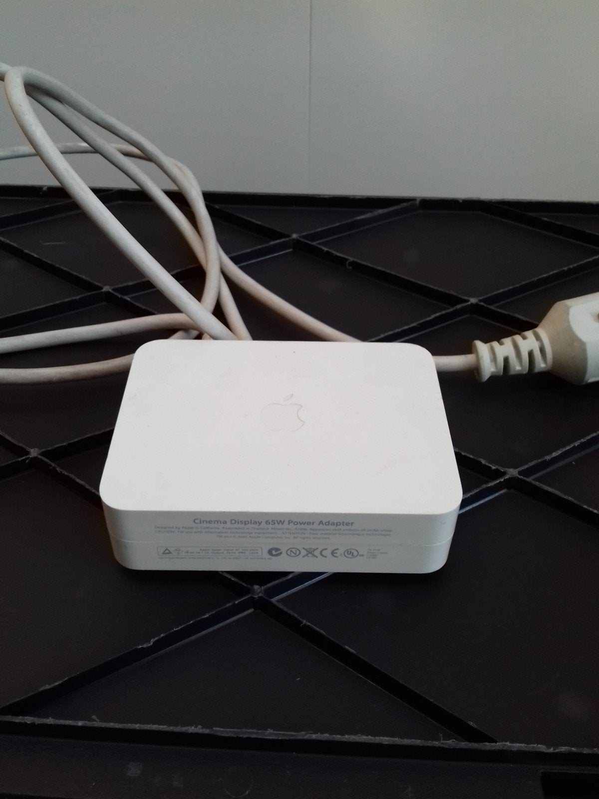 Apple Cinema Display A1096 met 65W Power Adapter, Computers en Software, Gebruikt, Ophalen of Verzenden, Apple, Overige resoluties