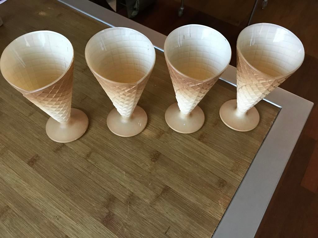 4 “ Bormioli “ vintage wafelhoorntjes als ijscoupes., Ophalen of Verzenden