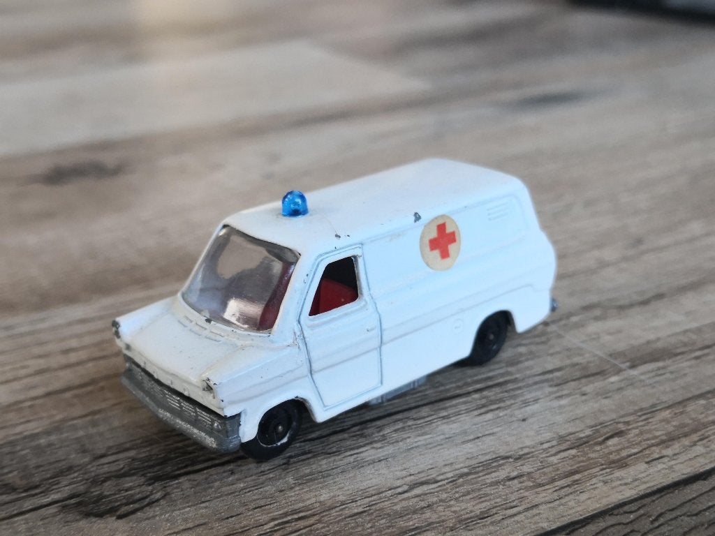 modelauto 1/50 efsi ford transit ambulance, Ophalen of Verzenden, Zo goed als nieuw, Auto, Corgi