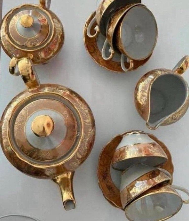 Vintage theeservies - Groot model, goudkleurig en gaaf, Ophalen of Verzenden