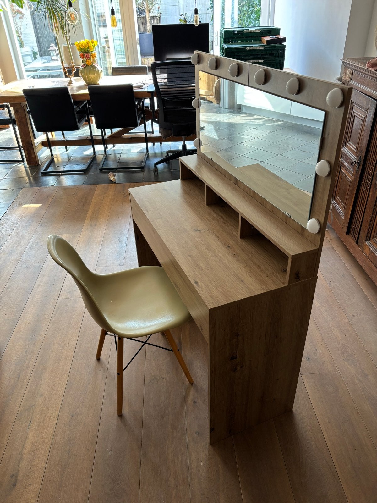 Opmaaktafel/kaptafel met spiegel en verlichting, 100 tot 150 cm, Zo goed als nieuw, Hout, 50 tot 100 cm