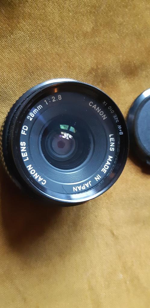 Canon FD 28mm groothoeklens  met b&w filter, Ophalen of Verzenden, Zo goed als nieuw, Groothoeklens