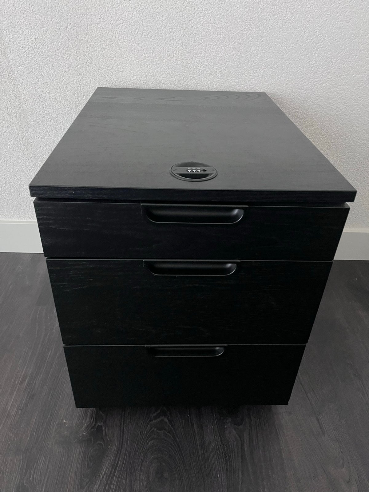 Ikea Galant Zwarte ladekast met 3 laden en slot, Ophalen, Minder dan 50 cm, Zo goed als nieuw, 3 of 4 laden