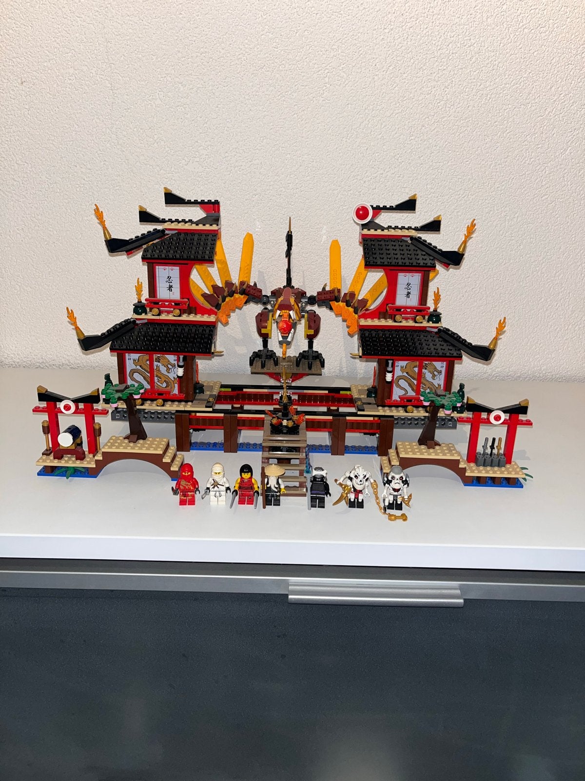 LEGO Ninjago 2507 vuurtempel met minifiguren