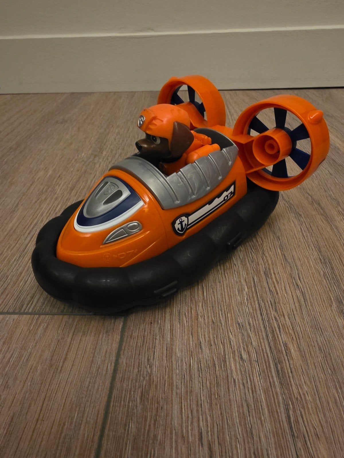 Paw Patrol Zuma Hovercraft met figuur, Kinderen en Baby's, Speelgoed | Speelgoedvoertuigen, Ophalen of Verzenden, Zo goed als nieuw