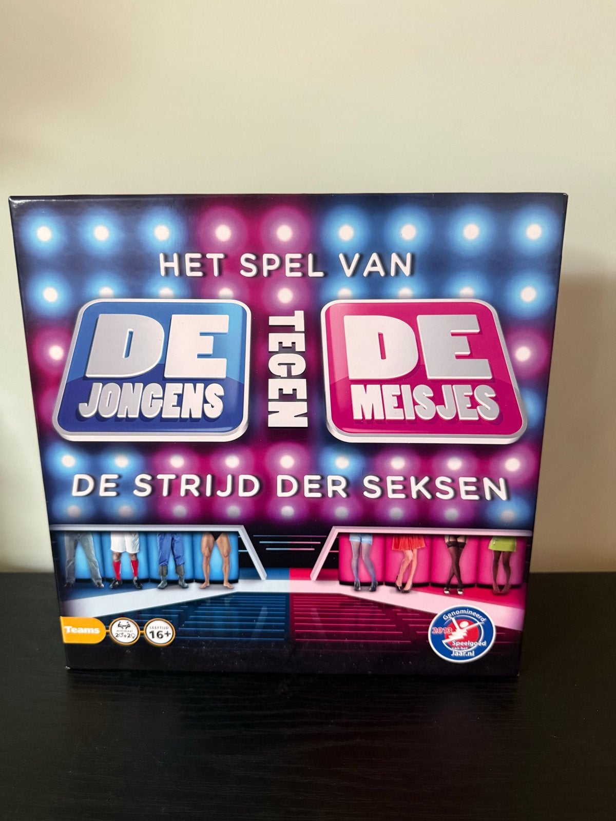 Het spel van De Jongens tegen De Meisjes - De Strijd der Sek, Drie of vier spelers, Ophalen, Zo goed als nieuw