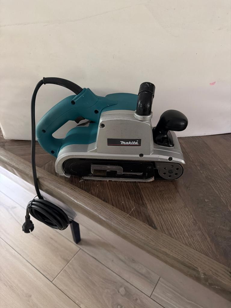 Makita Bandschuurmachine 9403 - 1200W, 100x610mm, Ophalen of Verzenden, Gebruikt, 1200 watt of meer, Bandschuurmachine
