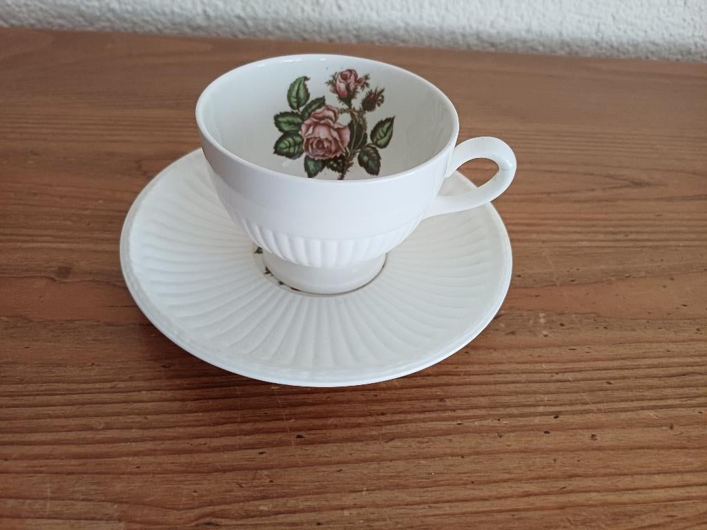 Wedgewood  Edmee kop en schotel Moss Rose 1 stuk, Keramiek, Ophalen of Verzenden, Zo goed als nieuw, Wedgwood