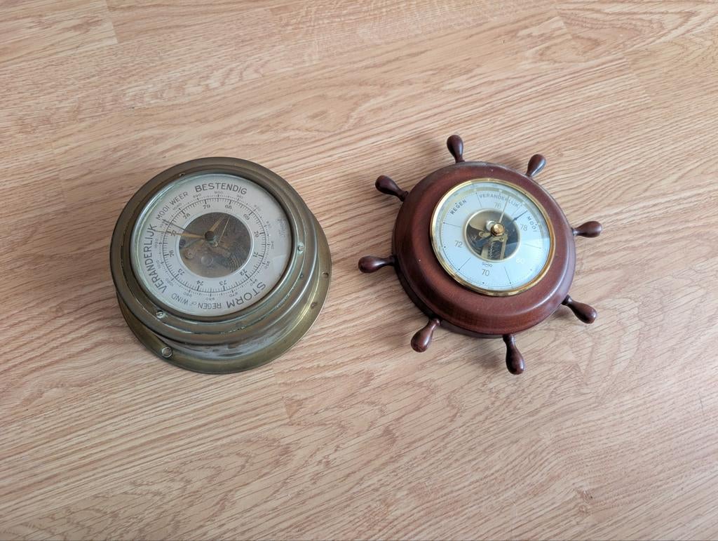 Vintage Barometers: Messing en Houten Stuurwiel, Audio, Tv en Foto, Weerstations en Barometers, Ophalen, Gebruikt, Barometer