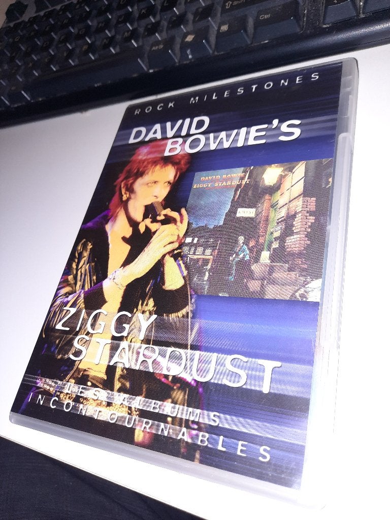 DVD Rock Milestones - David Bowie's Ziggy Stardust, Alle leeftijden, Ophalen, Zo goed als nieuw