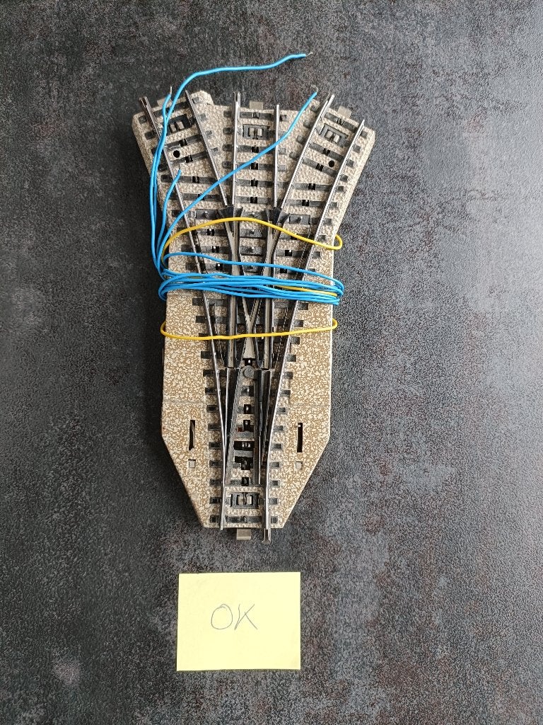 Märklin 5214 H0 Driewegwissel elektrisch M-Rail, Hobby en Vrije tijd, Modeltreinen | H0, Wisselstroom, Gebruikt, Rails, Ophalen of Verzenden