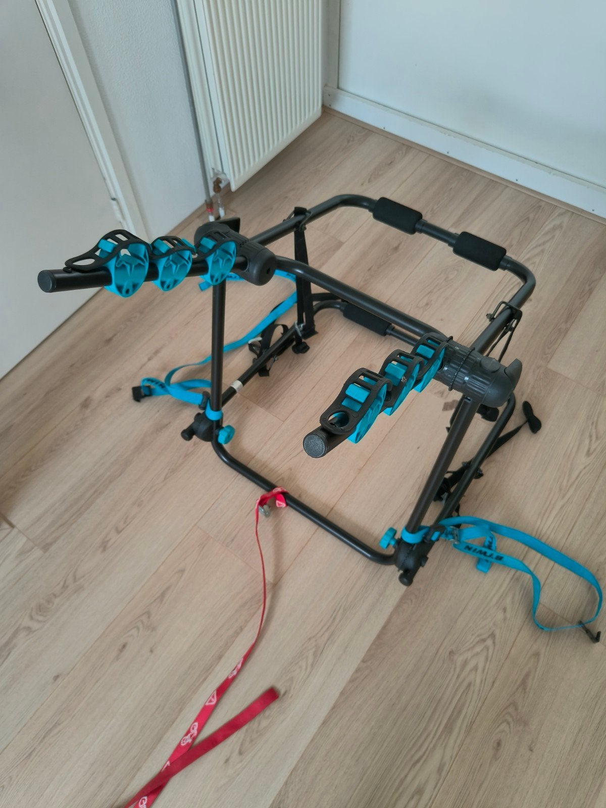 B'Twin 320 Fietsendrager achterklep - 3 fietsen, Ophalen of Verzenden, Zo goed als nieuw, Achterklepdrager, Brede banden