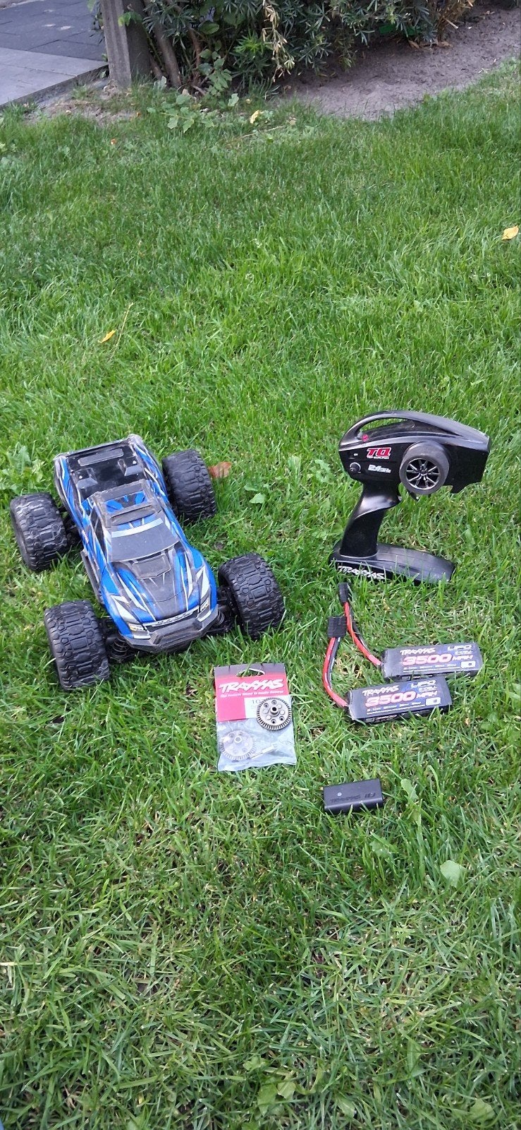 Traxxas Mini Maxx met verlichting, wheeliebar en extra accu, Elektro, Gebruikt, Auto offroad, Ophalen of Verzenden