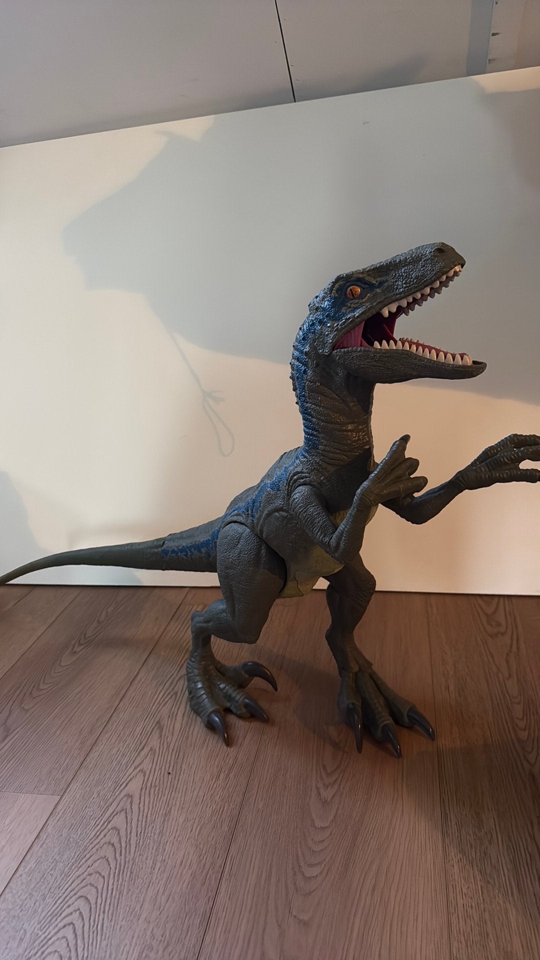 Jurassic World Dino  Velociraptor Blue 45 cm, Ophalen, Zo goed als nieuw