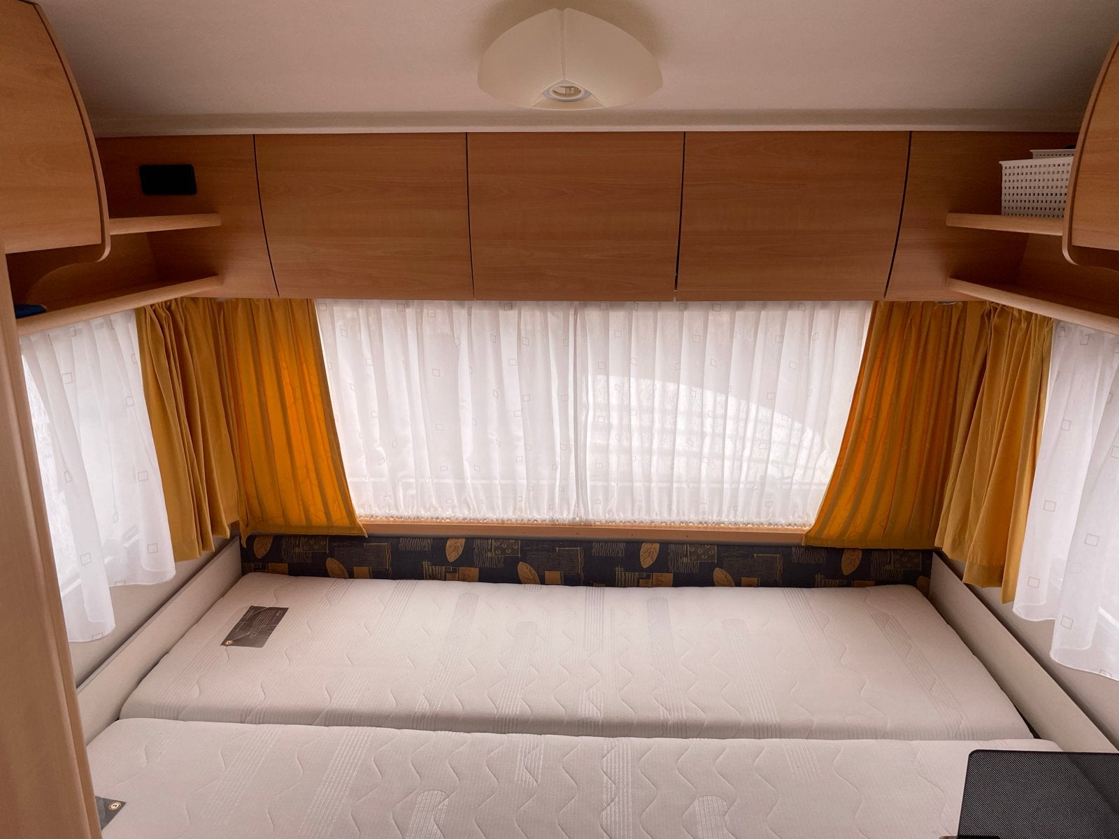 Home-Car Racer 39 - Compacte en complete caravan, Home-car, Dwarsbed, Tot en met 2, Treinzit