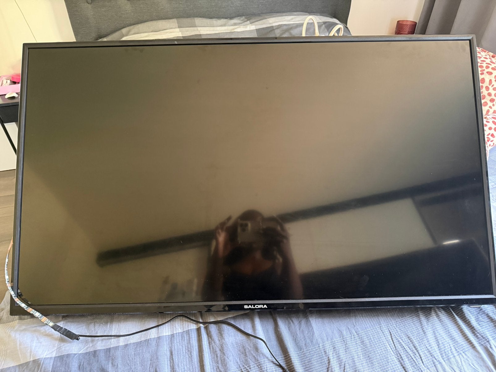 Salora 43 inch TV +originele draaibare(DE TV IS NIET GRATIS), 50 Hz, Zo goed als nieuw, 100 cm of meer, Ophalen