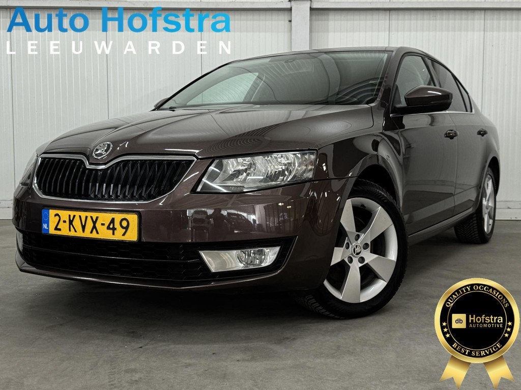 Skoda Octavia 1.8 TSI Greentech Elegance 180 PK AUTOMAAT NAV, Auto's, Skoda, Euro 5, Stof, Gebruikt, Zwart