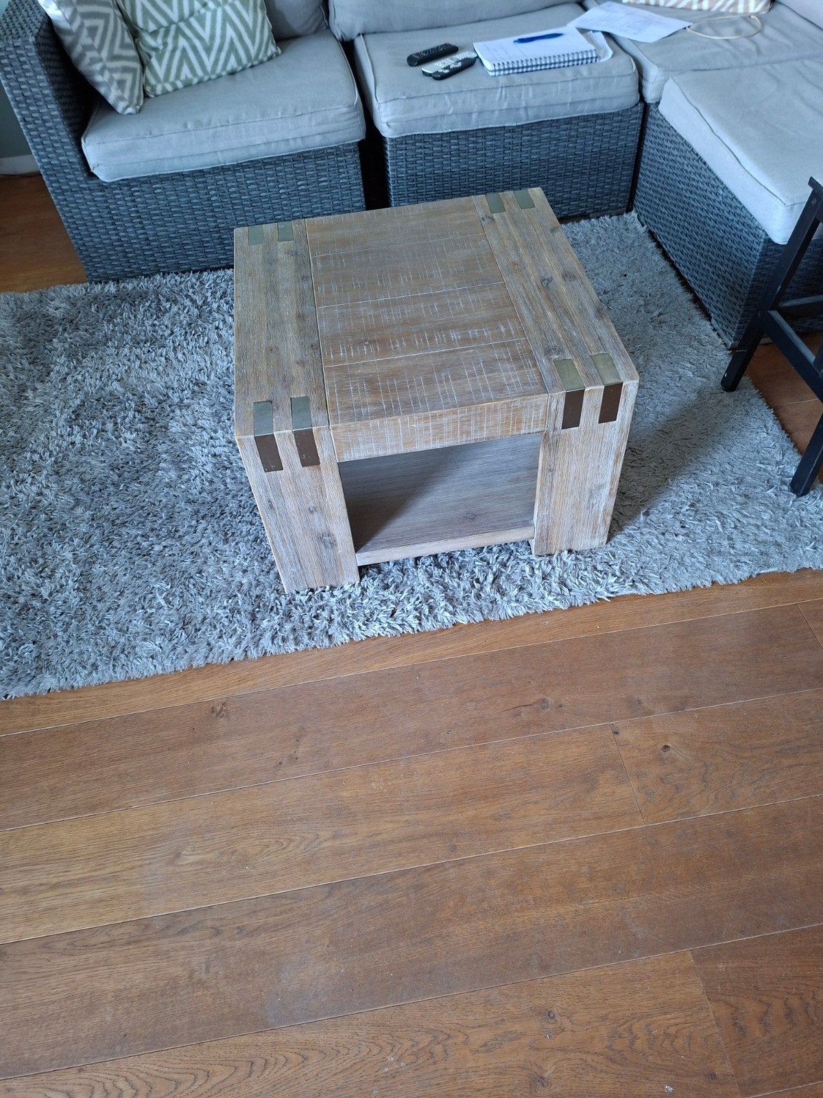robuuste salontafel van bassano, Ophalen