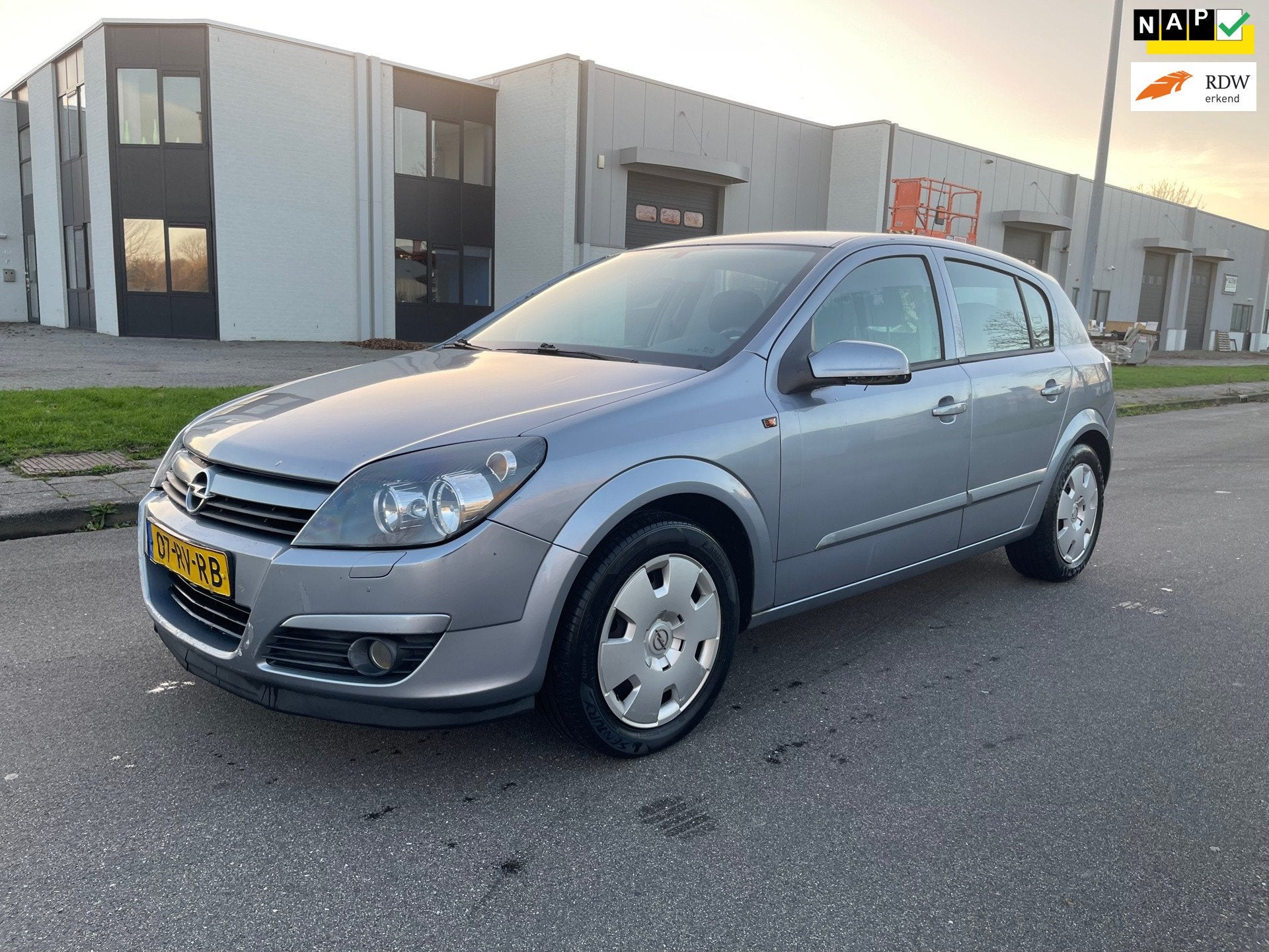 Opel Astra 1.6 Enjoy BJ 2005 AIRCO trekhaak, Voorwielaandrijving, Gebruikt, 4 cilinders, 1165 kg