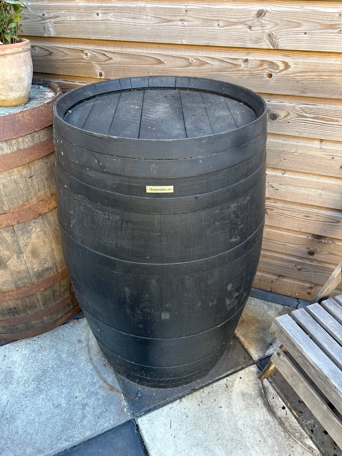 Grote zwarte regenton / wijnvat, Tuin en Terras, 150 liter of meer, Ophalen, Gebruikt, Hout